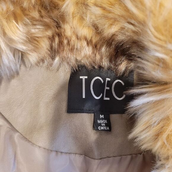 TCEC Faux Fur Vest Size Medium - Picture 5 of 8